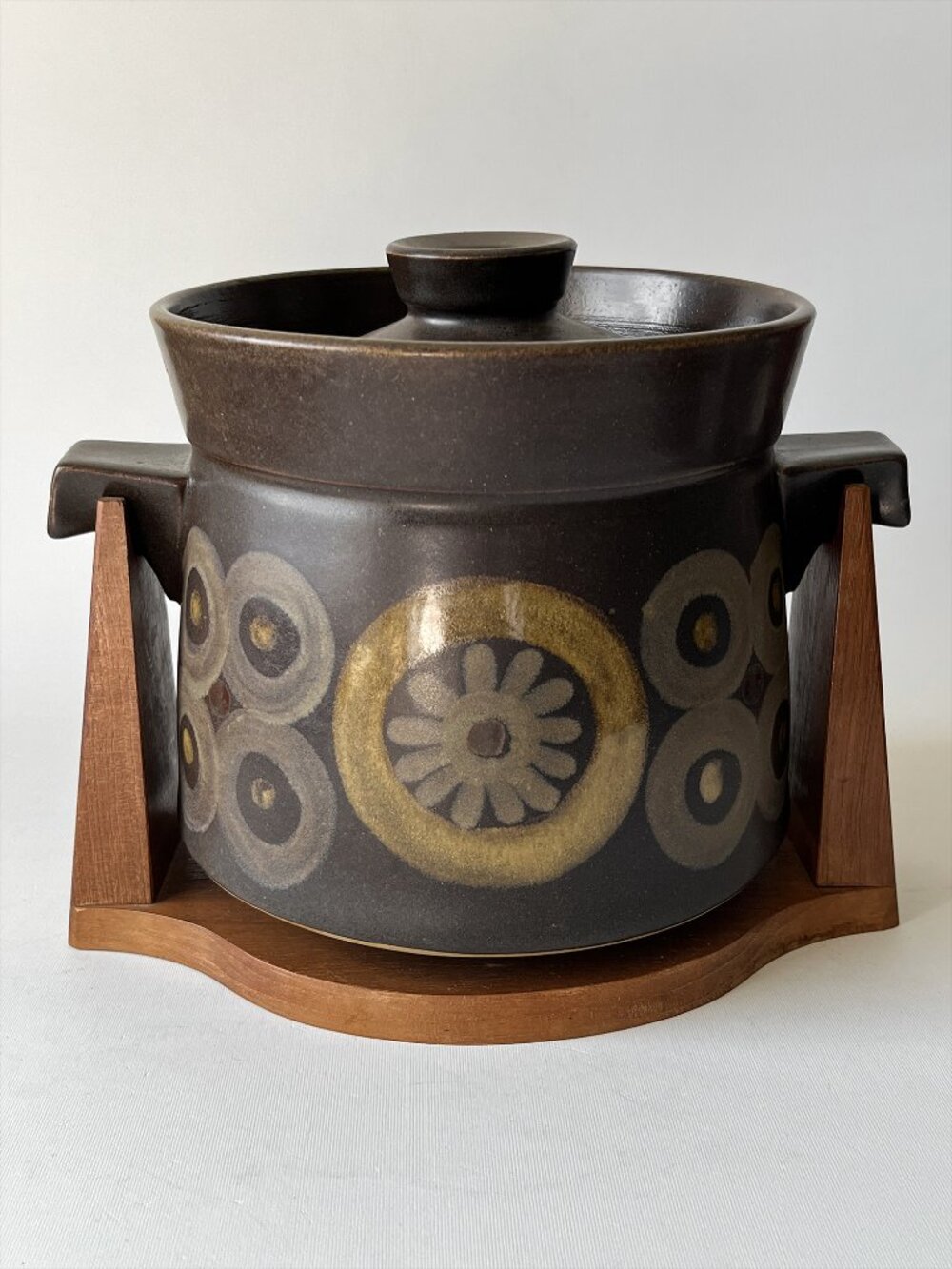 Vtg Denby Arabesque Samarkand 2Qt Casserole w/ Lid & Original Teak Stand England